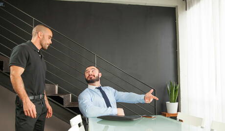 Der deutsche Kraftprotz Jessy Ares und der amerikanische bullige Damien Crosse lutschen und vögeln sich gegenseitig