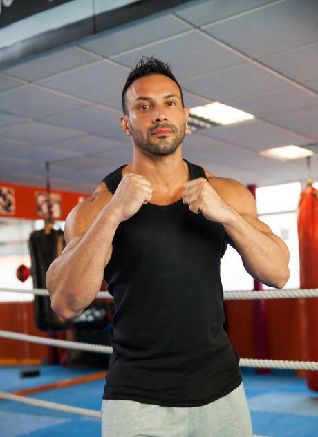 El supersemental inglés Paddy Obrian y el rudo argentino Flex follan después de una mamada