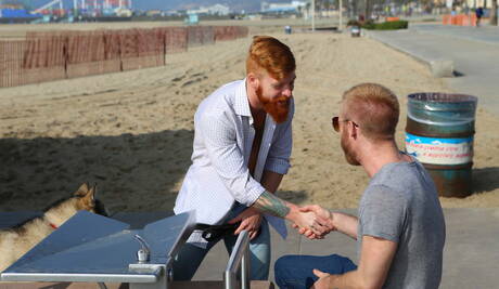 Der muskulöse Amerikaner Bennett Anthony und der muskulöse Kanadier Christopher Daniels lutschen und ficken sich gegenseitig im Freien