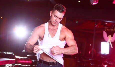 英國大力士 Paddy Obrian 和超級猛男 Mckensie Cross 互相吸吮和操弄