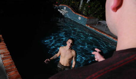 美國好兄弟 Trent Ferris 和成熟熊 Colby Jansen 在廚房做愛