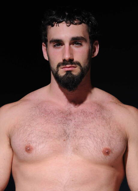 Jaxton、Johnny、Haigen Sence 和 Aaron 互相幹