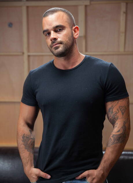 Men: Hot american guys strongman Damien Crosse and otter Adam Wirthmore sucking and screwing each other