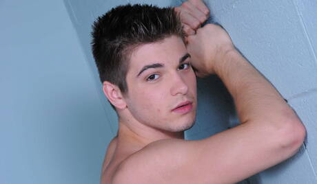 El semental estadounidense Connor Maguire y el musculoso Johnny Rapid en una escena homosexual caliente