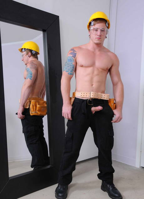 美國大力士湯姆·福克和帥哥詹姆斯·迪克森口交後做愛