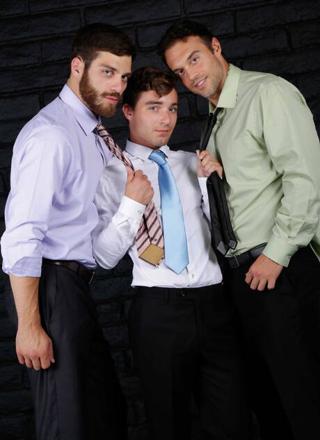 I ragazzi spudorati Rocco Reed, Tommy Defendi e Tyler Morgan in un bollente trio anale