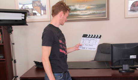 Husky guy Cole Brooks and american tough guy Ryan Evans have a hot sex with fisting