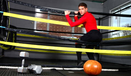 Schaamteloze jongens Colby Jansen, Woody Fox en Dan Broughton hebben een hete trio-seks