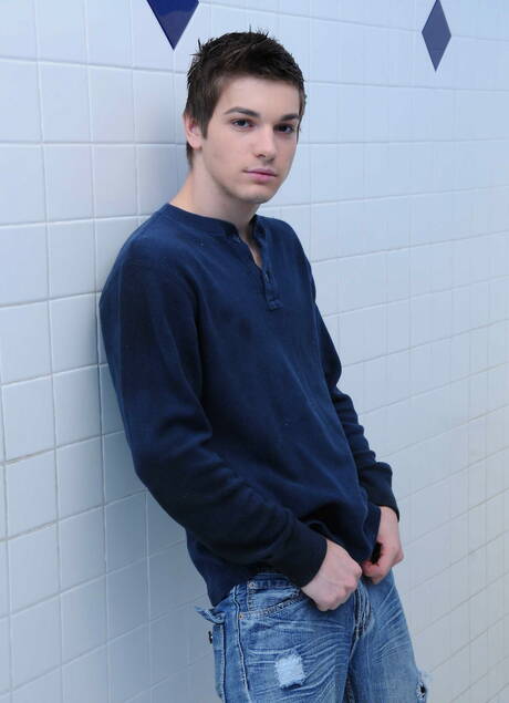 American hunk Johnny Rapid and superstud John Evans fuck ass after sucking in bathroom