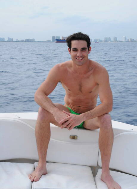 Seksowni chłopcy Johnny Forza, Asher Hawk i Jack King uprawiają gorący seks w trójkącie na świeżym powietrzu