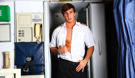 匈牙利硬漢 Darius Ferdynand 和加拿大肌肉男 Mario Torrez 口交後做愛