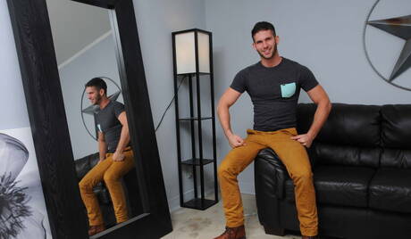 Men.com: American pornstars bodybuilder Braden Charron and hairy stud Jimmy Fanz in hot ass bang