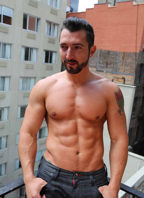 American muscular Dale Cooper and brazilian muscular Jimmy Durano sucking and screwing each other outdoor