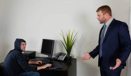 Os gostosos caras americanos maduros Colby Jansen e o musculoso Brandon Moore transando