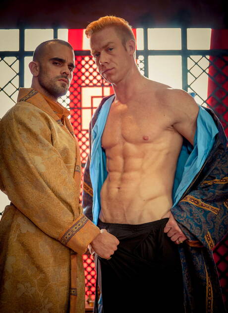 Der amerikanische Hengst Damien Crosse und der gut gebaute Kanadier Christopher Daniels beim harten Analsex mit Fisting