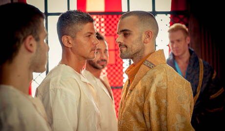 Der amerikanische Hengst Damien Crosse und der gut gebaute Kanadier Christopher Daniels beim harten Analsex mit Fisting