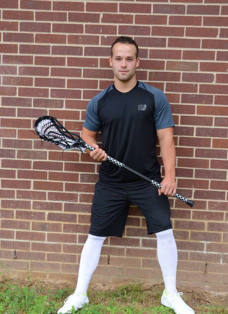 Der britische Hunk Luke Adams und der junge Amerikaner Sean Blue haben eine heiße Paarszene im Freien