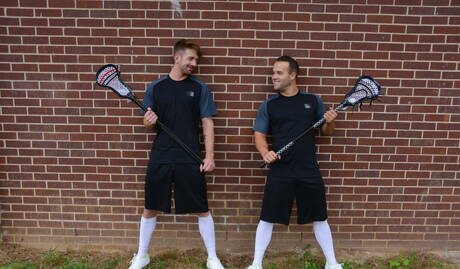 Der britische Hunk Luke Adams und der junge Amerikaner Sean Blue haben eine heiße Paarszene im Freien