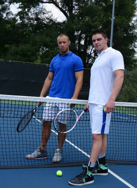 Il duro americano Jake Wilder e Dustin Tyler in un duro sesso anale all