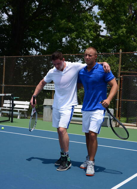 Il duro americano Jake Wilder e Dustin Tyler in un duro sesso anale all