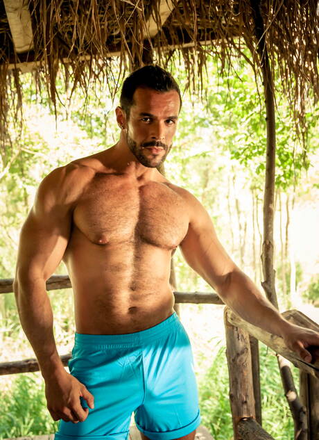 Men.com: English stud Paddy Obrian and latin gay bear Denis Vega in hot anal sex outdoor