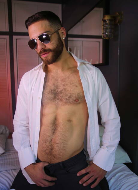 性感的美國人，肌肉男 Connor Maguire 和水獺 Tommy Defendi 互相吸吮和操弄