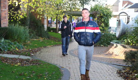 Men.com: Canadian well-built Gabriel Clark and italian strong bull Marco Rubi fuck after dick sucking outdoor