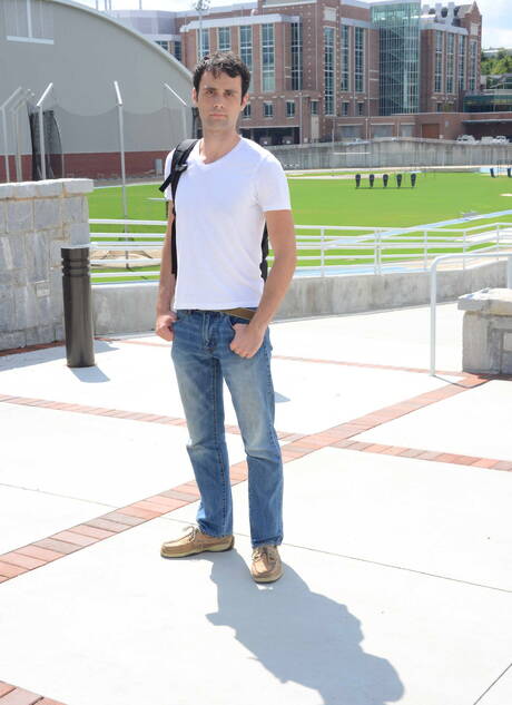 Derek and colombian husky guy Nicoli Cole fuck ass after sucking dick outdoor