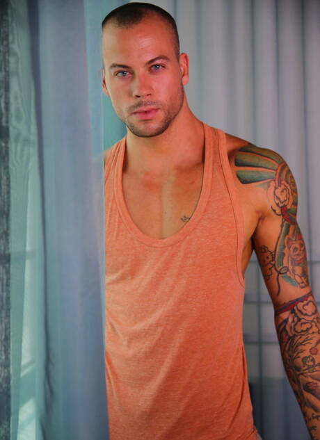 Hete Amerikanen, stier Sean Duran en harige hengst Jimmy Fanz boren een kont