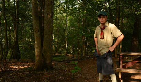 Amerykański ogier Johnny Rapid i młodzieniec Ck Steel uprawiają seks analny na zewnątrz