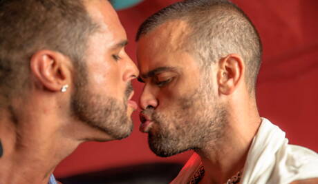 Der amerikanische Muskelprotz Damien Crosse und der spanische Bär Denis Vega haben heißen Paarsex