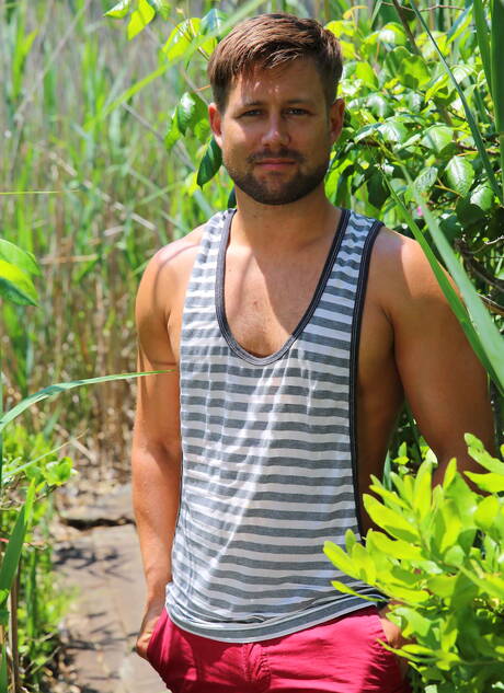 Men: Nice american buddies tough guy Bobby Clark and hunky guy Travis James have anal sex at the pool