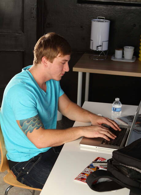 Pretty american boys tough guy Tom Faulk and muscular Jake Wilder in hot homosexual scene