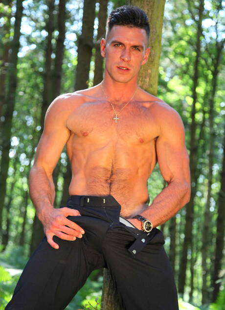 English superstud Paddy Obrian and  Mark Coxx fuck ass after blowjob outside