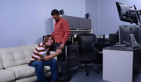 Pretty american boys stud Tom Faulk and hunky guy Diego Vena in hard anal sex in kitchen