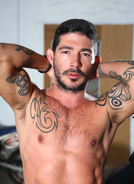 Os caras americanos gostosos e bem constituídos Bennett Anthony e o durão Johnny Hazzard transando depois do boquete