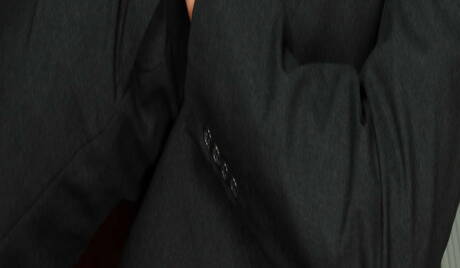 Il muscoloso Nick Forte e il robusto Cameron Adams scopano dopo un pompino