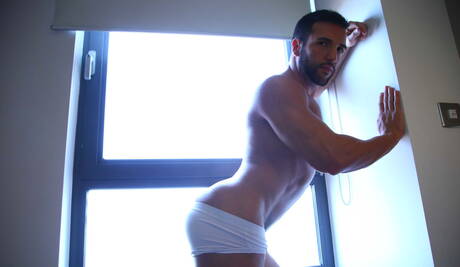 Der lateinamerikanische Hengst Do und der spanische haarige Bär Donato Reyes haben heißen Analsex