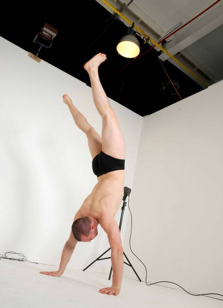 Mike, Andrew Stark, Liam, Jake Wilder, Kurt Von Ryder in einer Gangbang-Szene