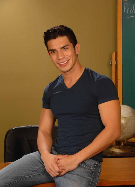 American mature bear Colby Jansen and mexican husky guy Lance Luciano have a good anal sex