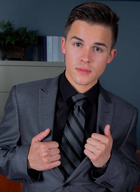 Men.com: American pornstars bear Colby Jansen and hot twink Andy Taylor in hot anal sex