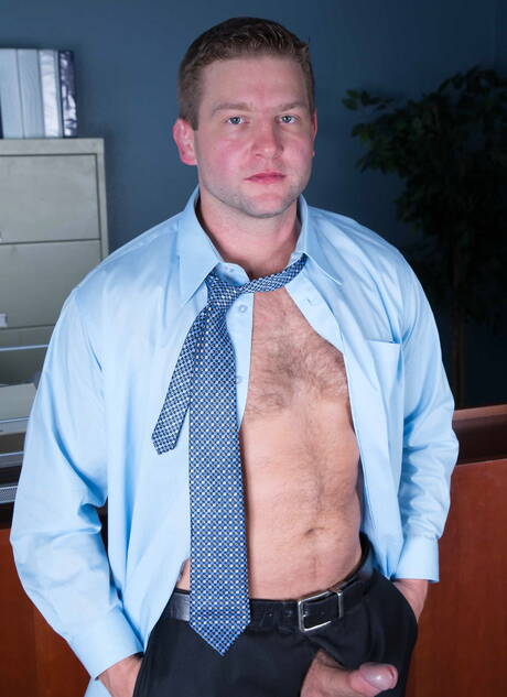 Men.com: American pornstars bear Colby Jansen and hot twink Andy Taylor in hot anal sex