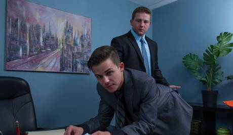 Amerikanische Pornostars Bär Colby Jansen und heißer Twink Andy Taylor in heißen Analsex