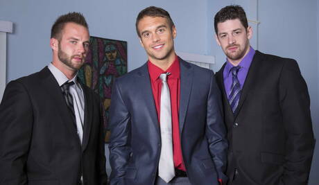 Os garotos safados Rocco Reed, Andrew Stark e Chris Bines fazem um bom sexo a três