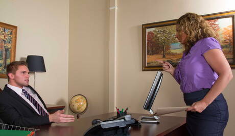 Der amerikanische Star Andrew Stark und der kräftige Jake Wilder lutschen und ficken sich gegenseitig