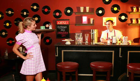 Seksowni Amerykanie, wydra Colby Keller i przystojny facet Jd Phoenix ruchają się po ssaniu kutasa