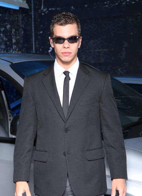 Men: American hot bear Colby Jansen and english well-built Paul Walker in hot homosexual action