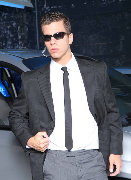 美國辣妹Colby Jansen和英國健美男友Paul Walker激情演繹同性愛戲