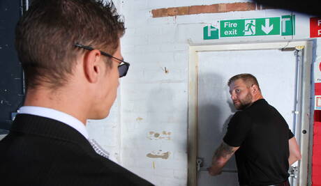 美國辣妹Colby Jansen和英國健美男友Paul Walker激情演繹同性愛戲