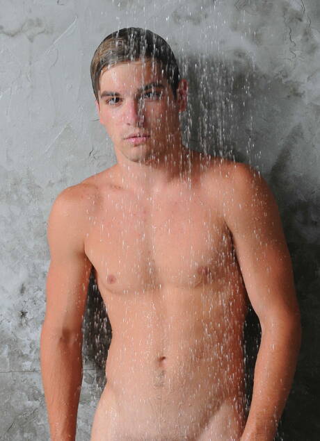 Men.com: Hot americans, strongman Johnny Rapid and husky guy Billy Santoro make a love in shower